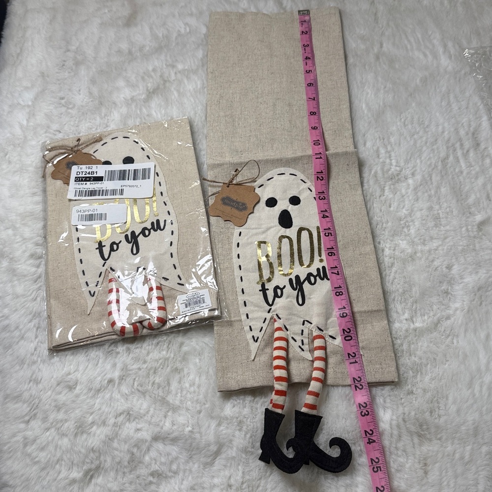 Mud Pie Set 2 Halloween Tea Tip Towels NEW Decor Dangling Leg Ghost Gift Neutral - Picture 6 of 8